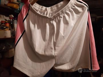 pantaloncini calcio e gilet allenamento Milan 