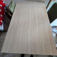 Tavolo estendibile  cucina più 6 sedie .