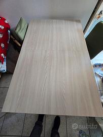 Tavolo estendibile  cucina più 6 sedie .