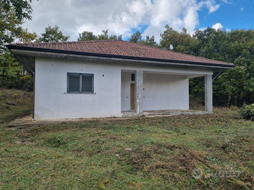 Villetta di 100 mq da ultimare con terreno