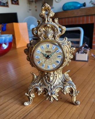 Orologio vintage da appoggio.