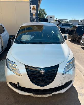 Lancia Ypsilon del 2014 per ricambi