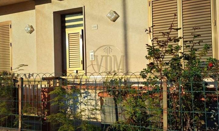 Casa singola Unico Livello con giardino esclusivo