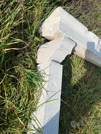 Cornice Camino in pietra antica