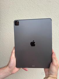IPad Pro 12.9” con tastiera Magic Keyboard