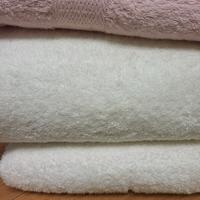 Asciugamani con balza