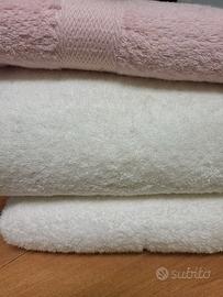 Asciugamani con balza