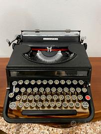 Macchina da scrivere Olivetti studio 42