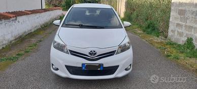 Toyota Yaris Lounge 1000 benzina 2014