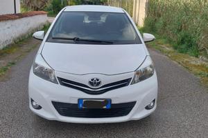 Toyota Yaris Lounge 1000 benzina 2014