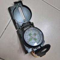 Bussola militare con tasca portabussola