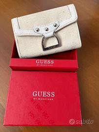 portafoglio donna Guess