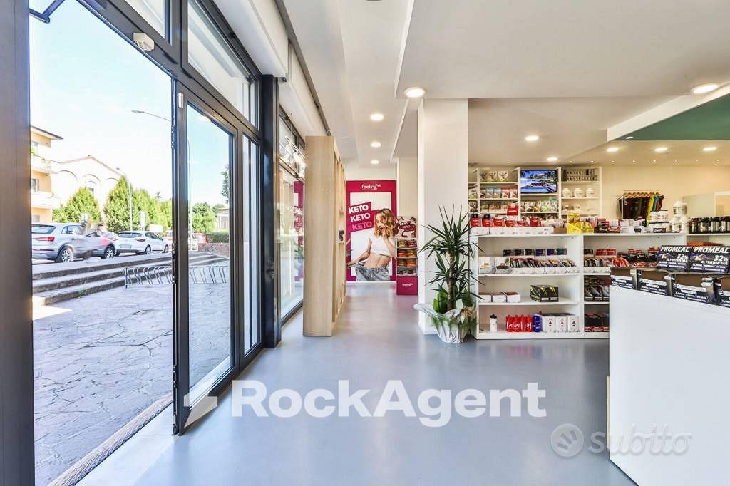 Immobile di 417 m² con 5 locali a Bologna