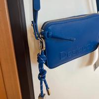 Borsa a tracolla con ciondolo portachiavi Desigual