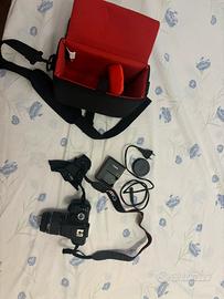 Canon reflex EOS 2000D nera