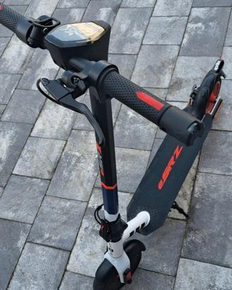 Monopattino Aprilia eSrz