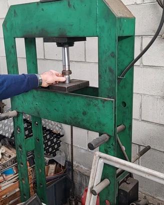 pressa idraulica manuale