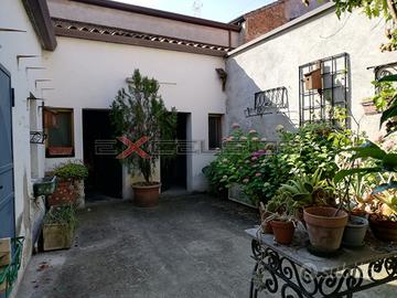 CAVARZERE CENTRO: elegante casa accostata
