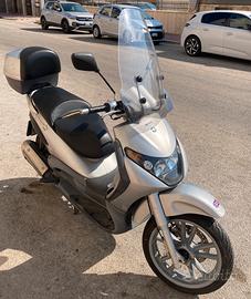 Piaggio Beverly 200