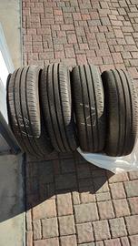 Gomme pneumatici 165 65 r15 81T  Dacia Spring