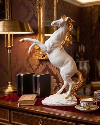 Splendida Statua Cavallo Rampante In Resina  