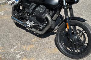 Moto guzzi v7 stone
