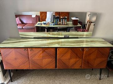 Credenza bassa con specchiera