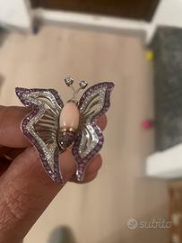 Anello oro e diamanti con farfalla