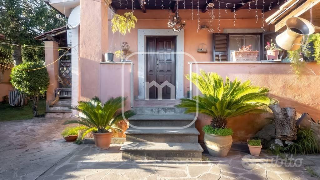 Villa di 100 m² con 3 locali a Roma - Vista 2
