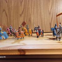 SOLDATINI MEDIEVALI A CAVALLO IN PIOMBO 