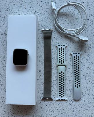 Apple Watch Series 9 45mm Silver Aluminum