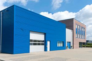 Scandicci capannone direzionale mq 2200 resede