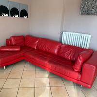 Divano rosso angolare pelle con penisola