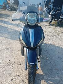 Beverly 350