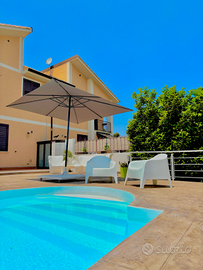 Villa con piscina ad uso esclusivo