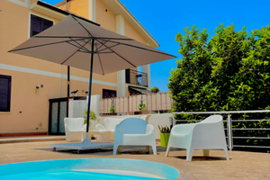 Villa con piscina ad uso esclusivo