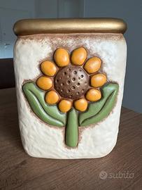 Thun - Vaso con girasole in rilievo