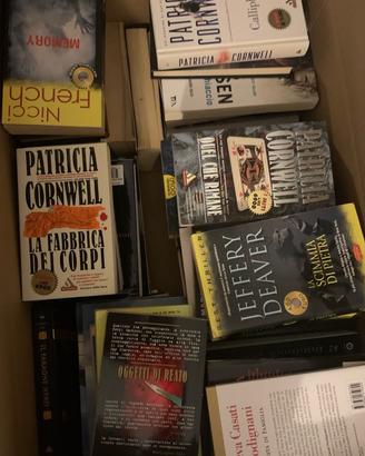 Libri come nuovi ven.do a  1€ cadauno