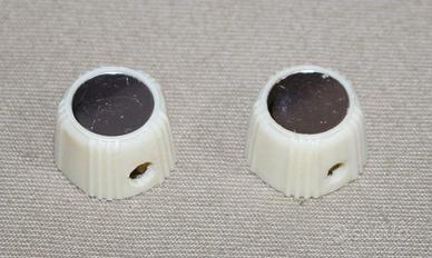 Piccole manopole per radio d’epoca anni ‘60