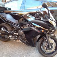 Moto Yamaha XJ6 diversion F nera