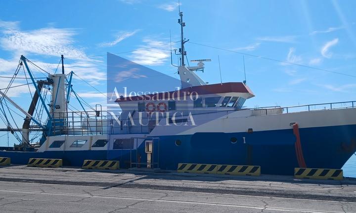 Motopesca peschereccio a volante e strascico