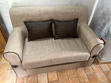 Divano compatto in tessuto