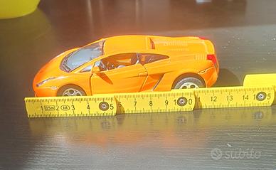 macchinina giocattolo lamborghini