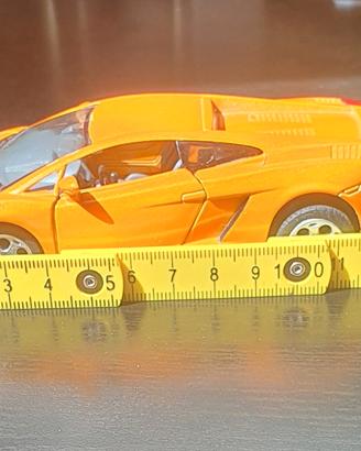macchinina giocattolo lamborghini
