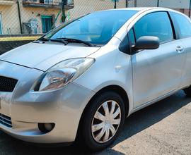 Yaris 3porte 1.3 Benz clima 2007 Motore KO