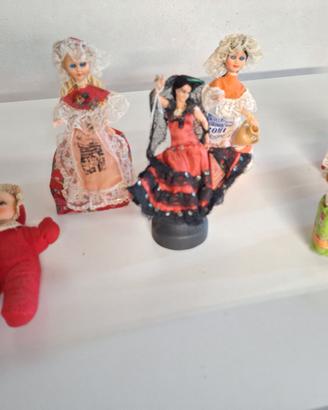 Lotto di sei bambole souvenir vintage in costume