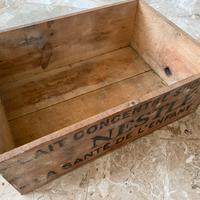 Nestle cassetta in legno epoca vintage