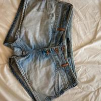pantaloncini di jeans
