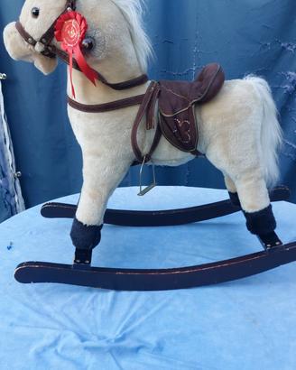 cavallo a dondolo come nuovo 