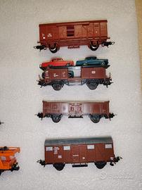 Vagoni merci, cisterne, container Lima scala HO